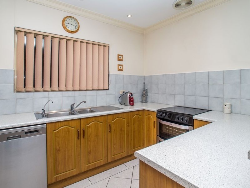 18A Packer Crescent, Paradise SA 5075