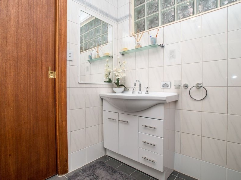 18A Packer Crescent, Paradise SA 5075