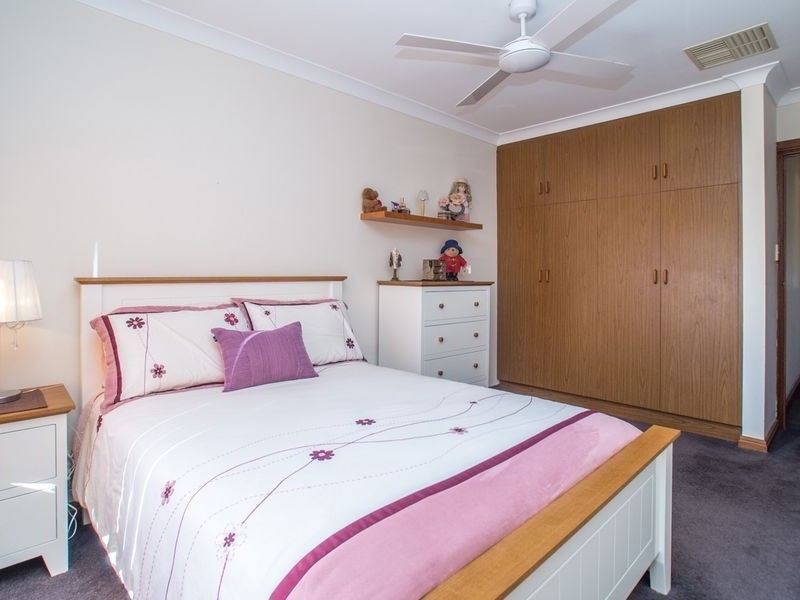 18A Packer Crescent, Paradise SA 5075