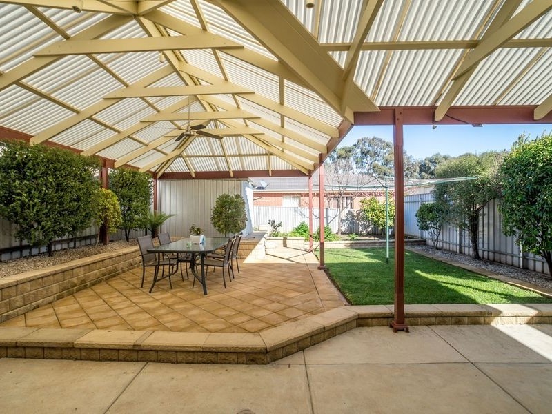 18A Packer Crescent, Paradise SA 5075