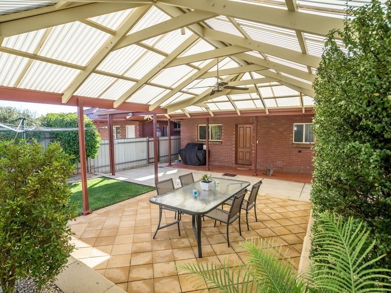 18A Packer Crescent, Paradise SA 5075