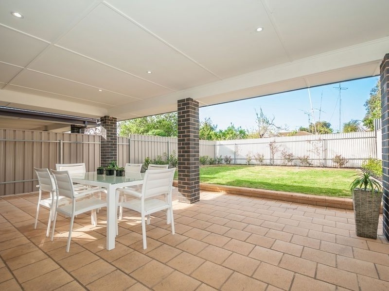 14 Alderney Avenue, Clearview SA 5085