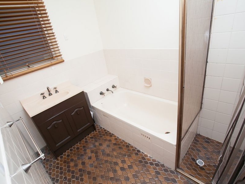 11 Somerset Avenue, Redwood Park SA 5097