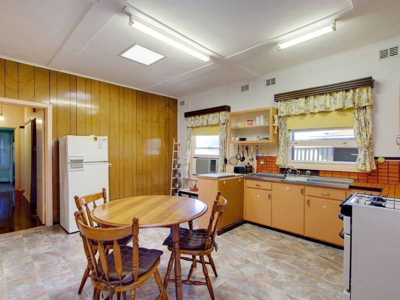 8 Denmead Avenue, Campbelltown SA 5074