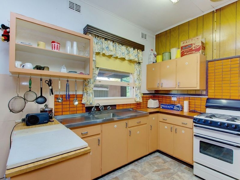 8 Denmead Avenue, Campbelltown SA 5074