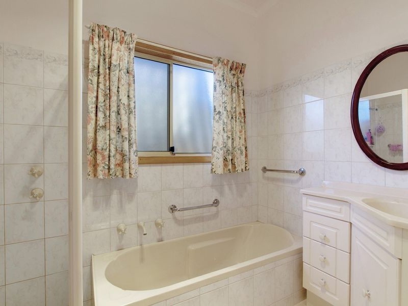 12 Manoora Street, Greenacres SA 5086