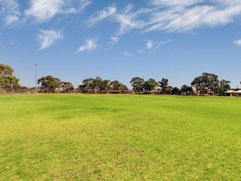 12 Manoora Street, Greenacres SA 5086