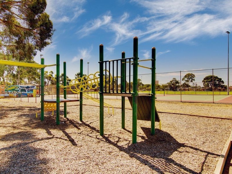 12 Manoora Street, Greenacres SA 5086