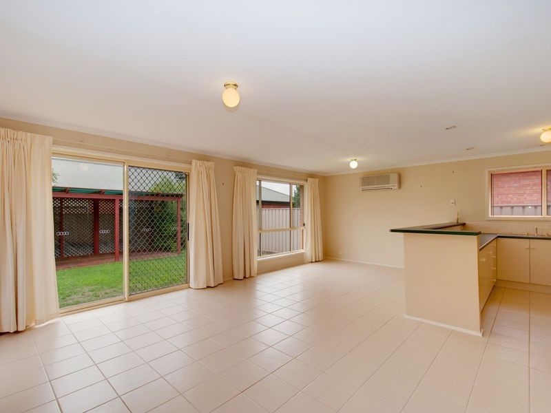 8 Attingham Crescent, Oakden SA 5086