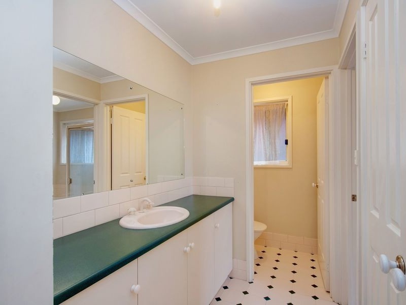 8 Attingham Crescent, Oakden SA 5086