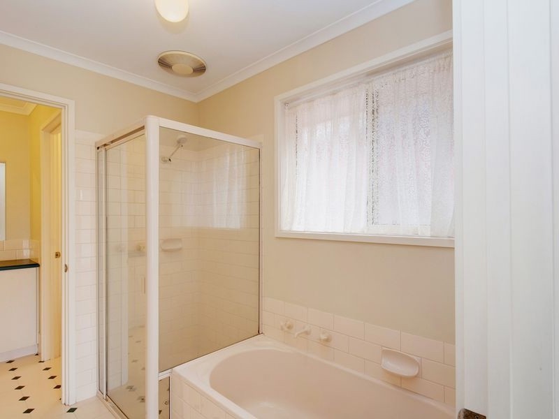 8 Attingham Crescent, Oakden SA 5086