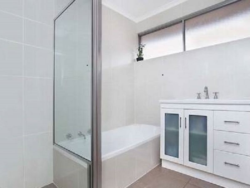 9 Cumberland Avenue, Modbury Heights SA 5092