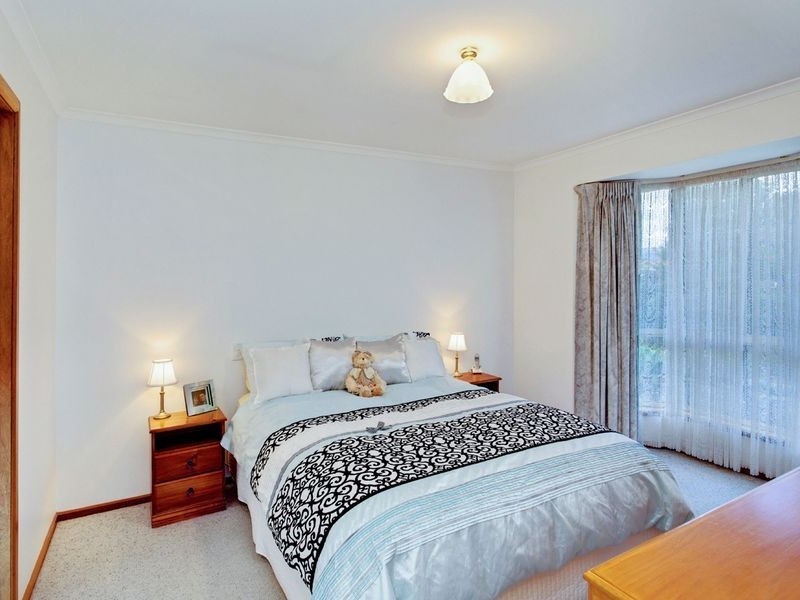 16 Greys Court, Oakden SA 5086