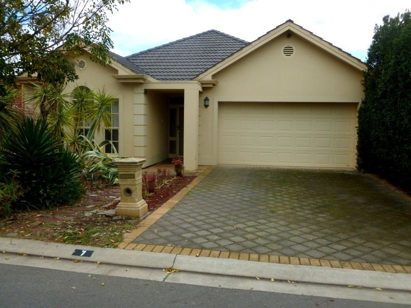 7 Petrel Crescent, Mawson Lakes SA 5095