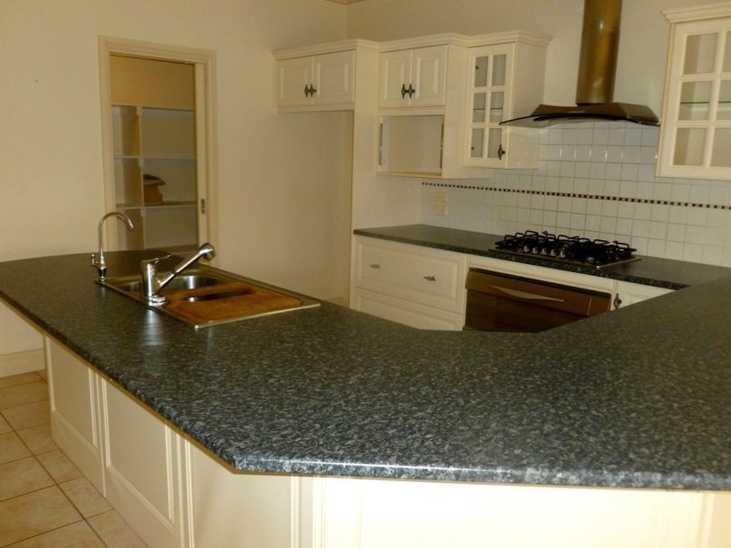 7 Petrel Crescent, Mawson Lakes SA 5095