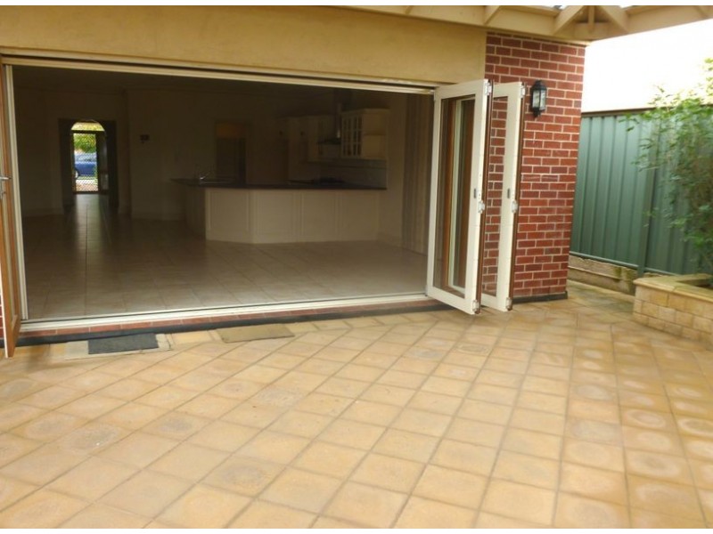 7 Petrel Crescent, Mawson Lakes SA 5095