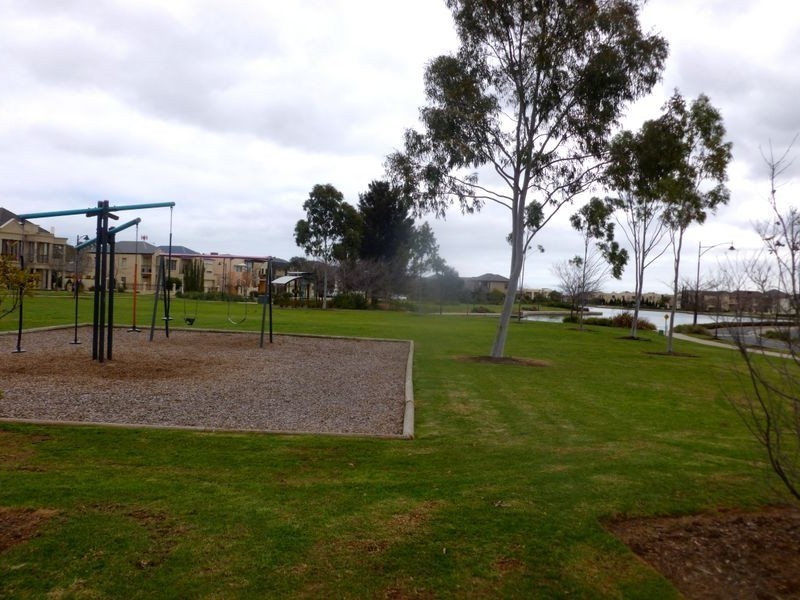 7 Petrel Crescent, Mawson Lakes SA 5095