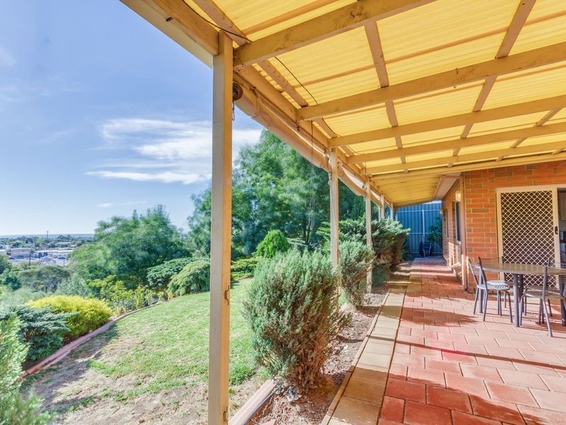 1 Elly Court, Darlington SA 5047