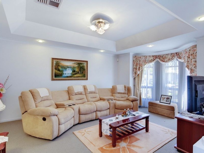 4 Swan Street, Greenacres SA 5086