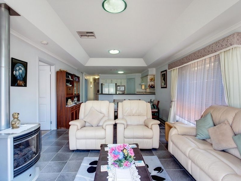 4 Swan Street, Greenacres SA 5086