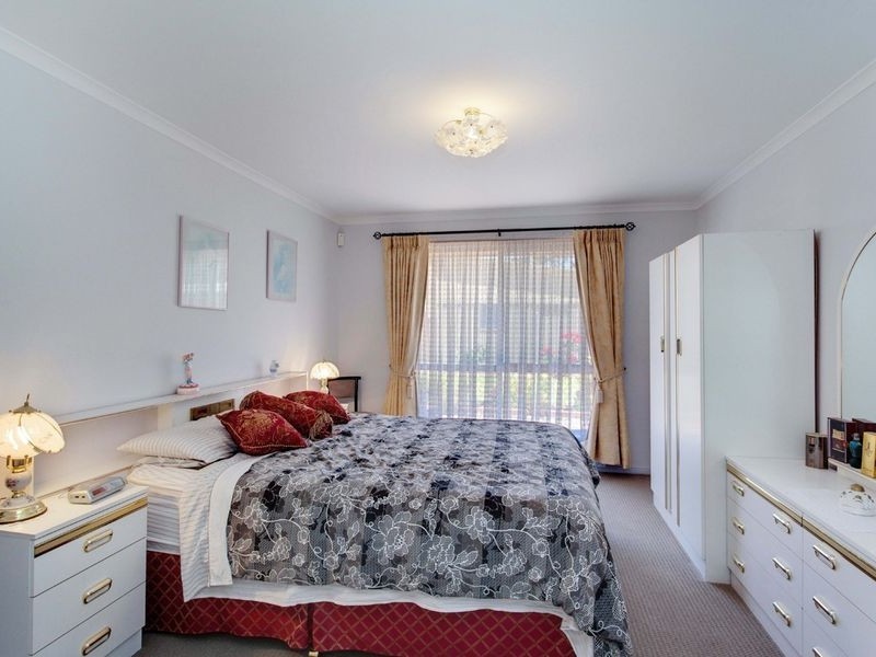 4 Swan Street, Greenacres SA 5086