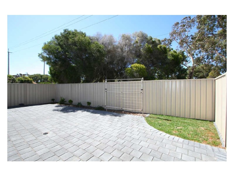 33 Manly Circuit, West Lakes Shore SA 5020