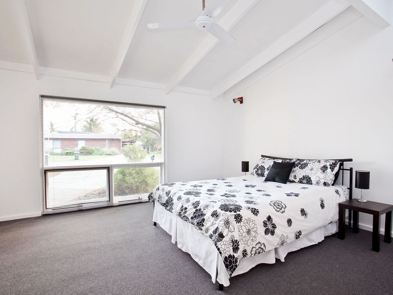 8 Noosa Place, West Lakes Shore SA 5020