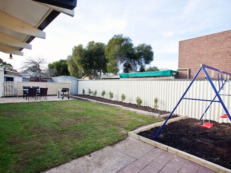 8 Noosa Place, West Lakes Shore SA 5020