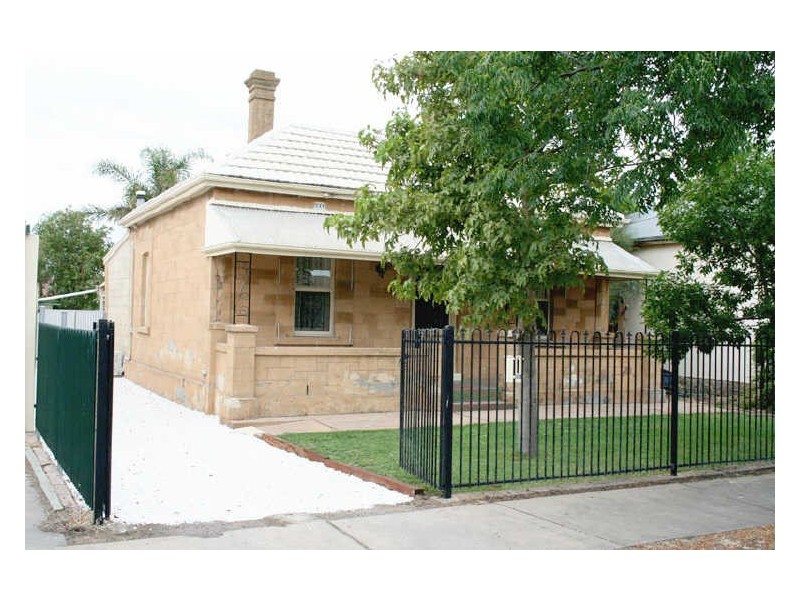 32 Close Street, Birkenhead SA 5015