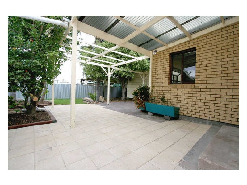 32 Close Street, Birkenhead SA 5015