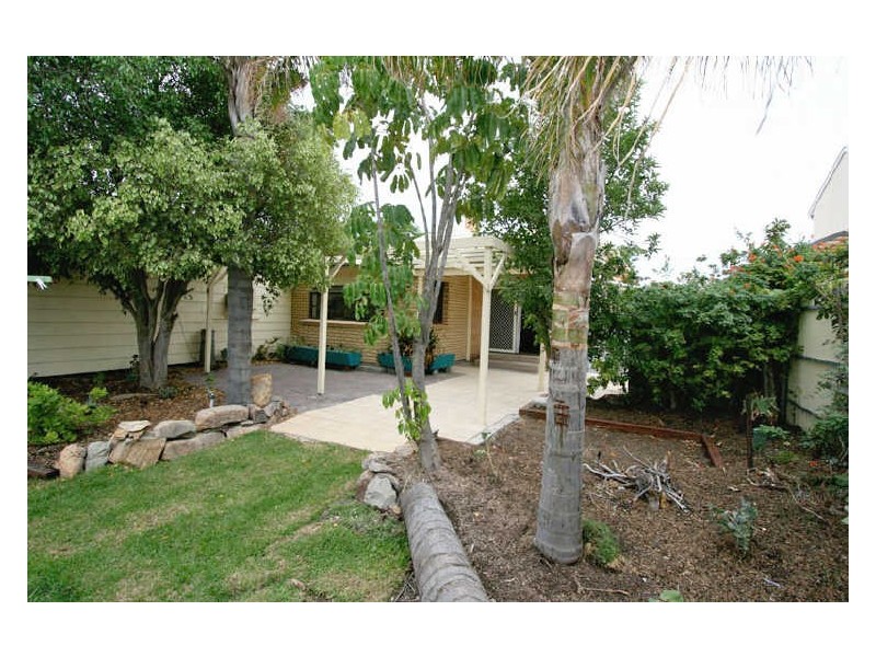 32 Close Street, Birkenhead SA 5015