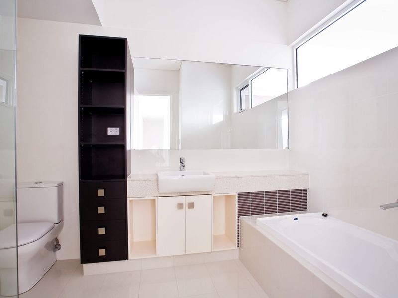 2/171 Military Road, Tennyson SA 5022