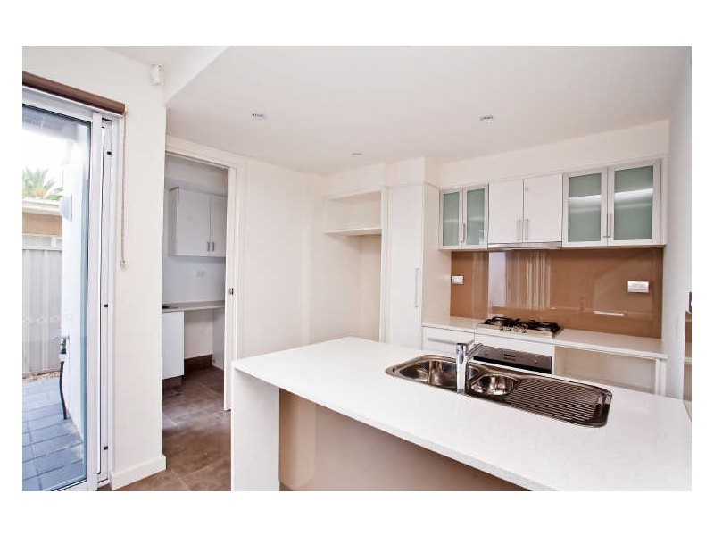 2/171 Military Road, Tennyson SA 5022