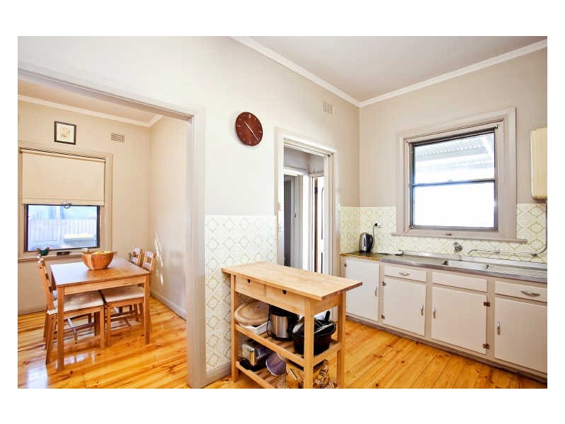 11 Glenavon Street, Woodville South SA 5011