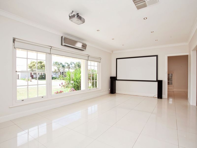 2 Huntingdale Avenue, West Lakes SA 5021