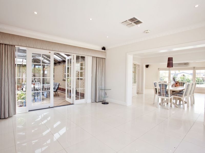 2 Huntingdale Avenue, West Lakes SA 5021