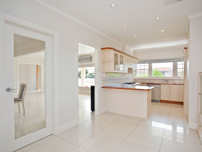 2 Huntingdale Avenue, West Lakes SA 5021