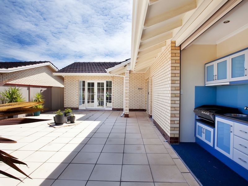 2 Huntingdale Avenue, West Lakes SA 5021