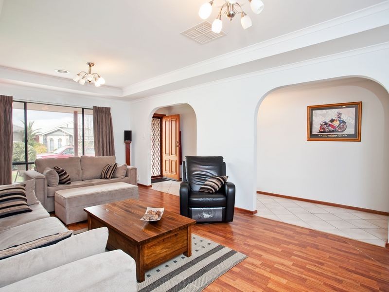 15 Dene Street, Walkley Heights SA 5098