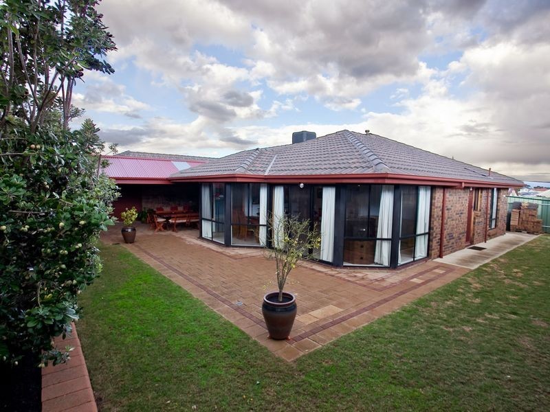15 Dene Street, Walkley Heights SA 5098