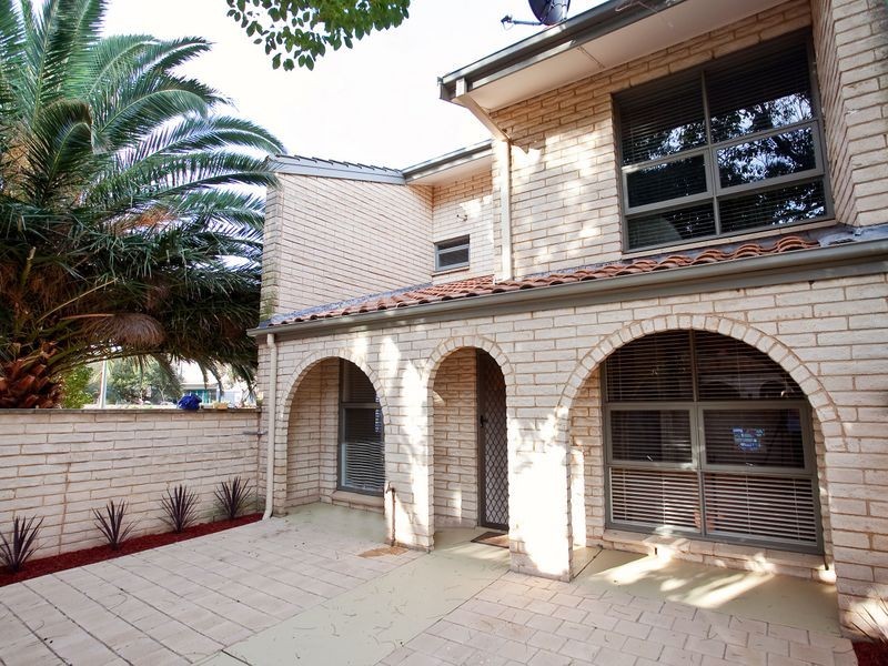 1/1 Mooloola Way, West Lakes Shore SA 5020