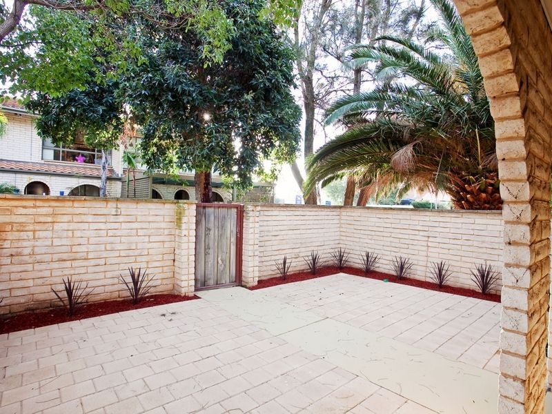 1/1 Mooloola Way, West Lakes Shore SA 5020