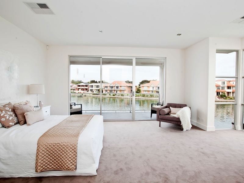 77A Sir John Marks Drive, West Lakes SA 5021