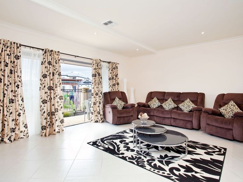 68 Hindmarsh Circuit, Mawson Lakes SA 5095