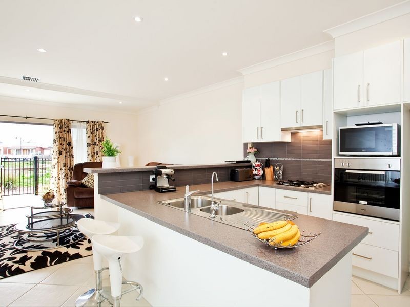 68 Hindmarsh Circuit, Mawson Lakes SA 5095