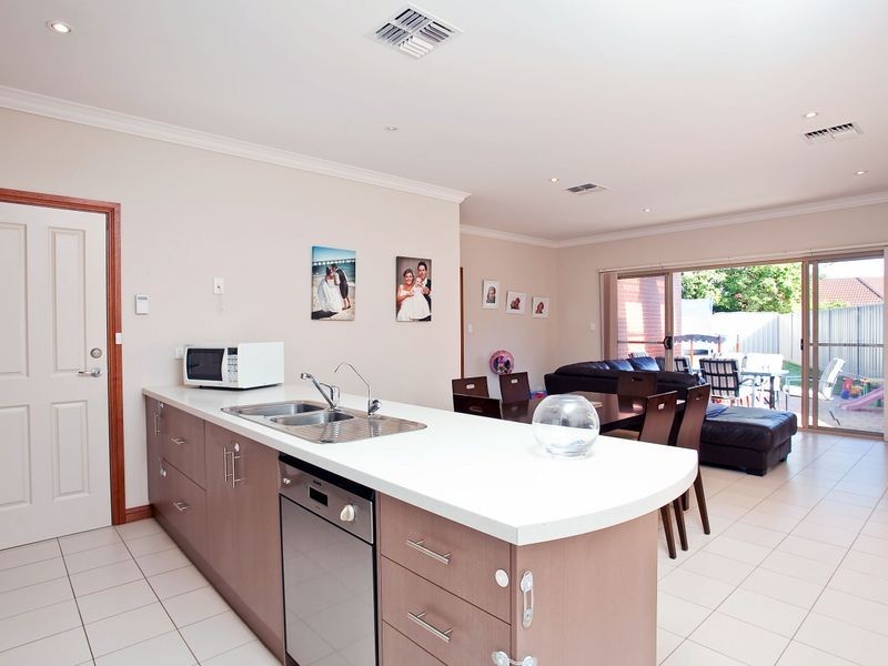24A Sharpie Crescent, Grange SA 5022