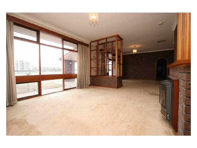 19 Sunlake Place, Tennyson SA 5022