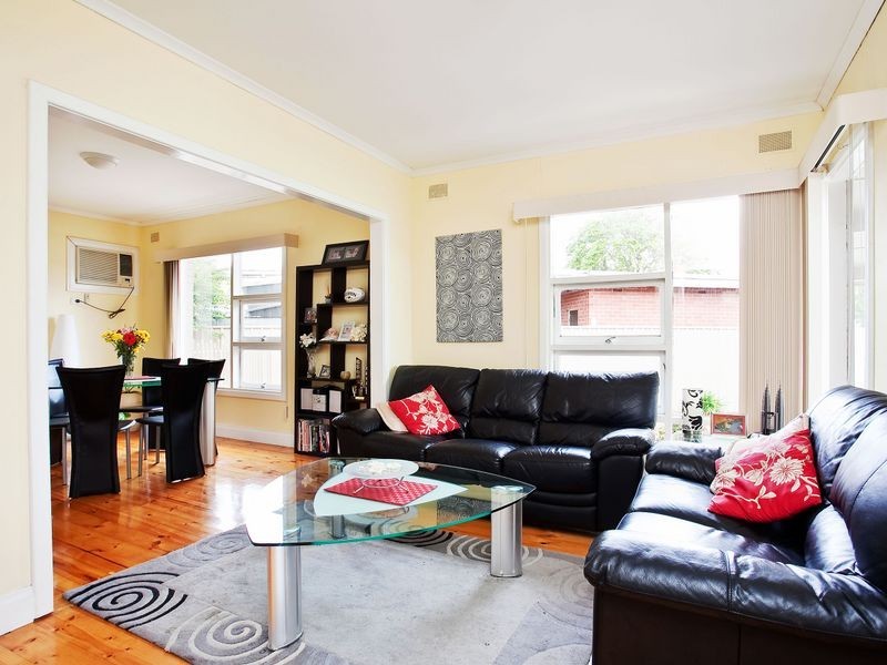 6 Brougham Drive, Valley View SA 5093