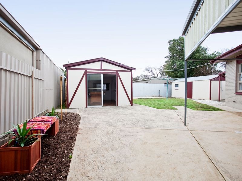 6 Brougham Drive, Valley View SA 5093