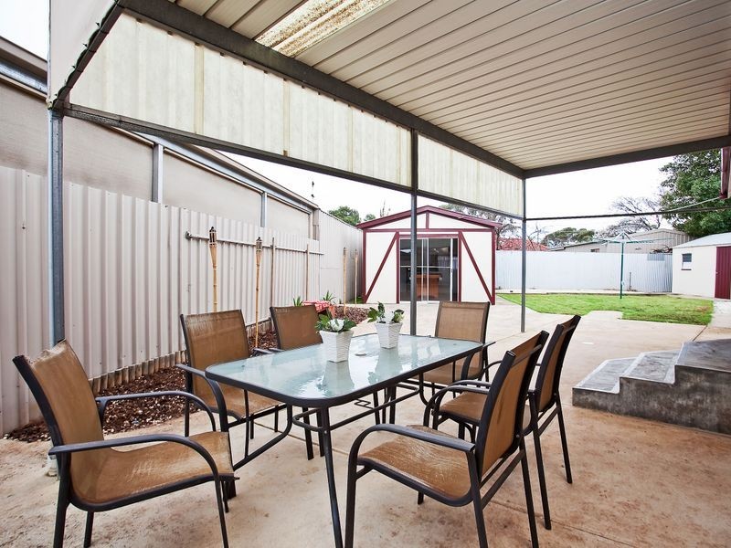 6 Brougham Drive, Valley View SA 5093